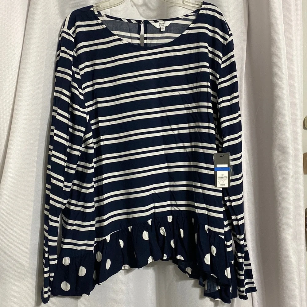 NWT Crown & Ivy Navy and White Top Size XL - Picture 1 of 7